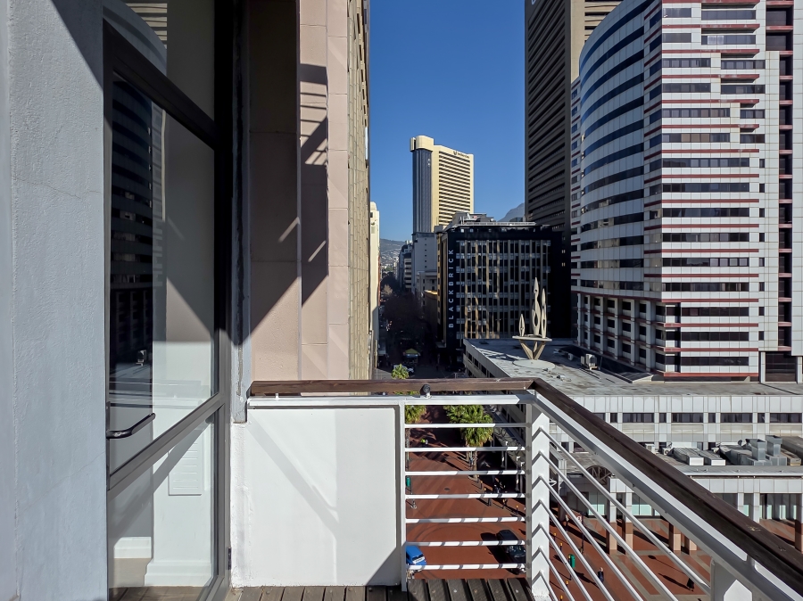 2 Bedroom Property for Sale in Cape Town City Centre Western Cape